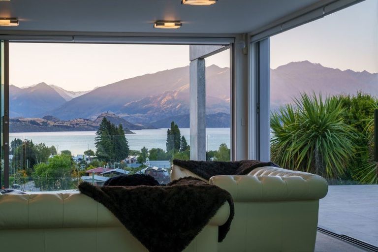 Photo of property in 3 Botting Place, Wanaka, 9305