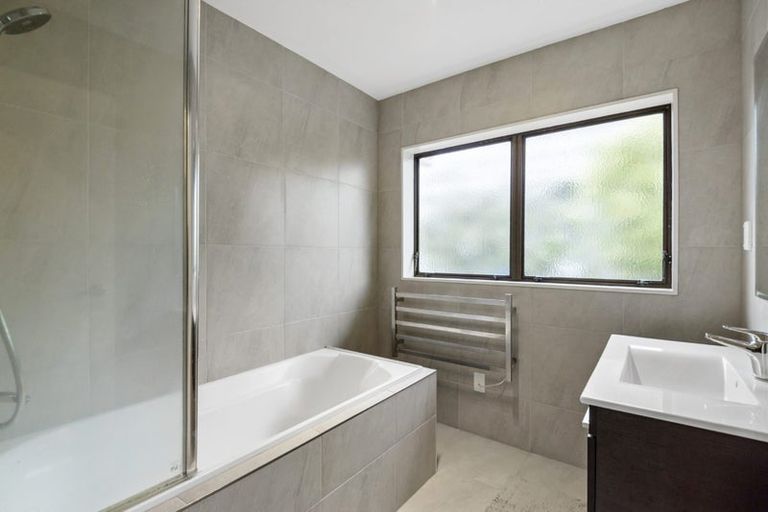 Photo of property in 133 Ocean View Road, Hillcrest, Auckland, 0627