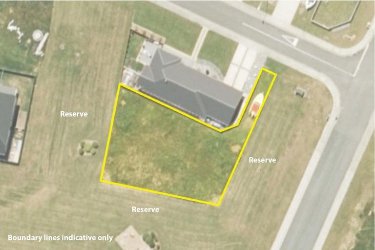 Photo of property in 16 Takahe Lane, Te Anau, 9679