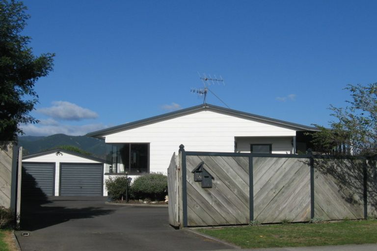 Photo of property in 50 Langdale Avenue, Paraparaumu, 5032