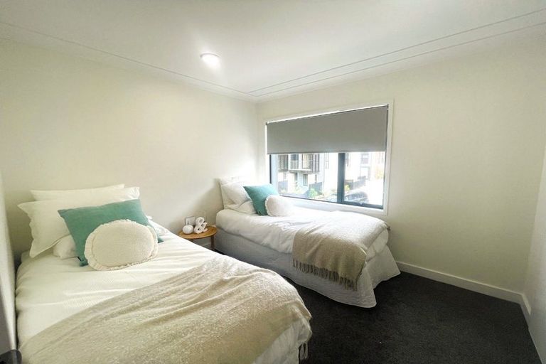 Photo of property in 33 Parkwood Avenue, Westgate, Auckland, 0614
