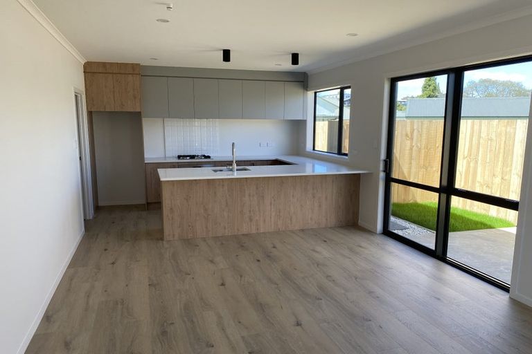 Photo of property in 27u2 Norman Street, Nawton, Hamilton, 3200