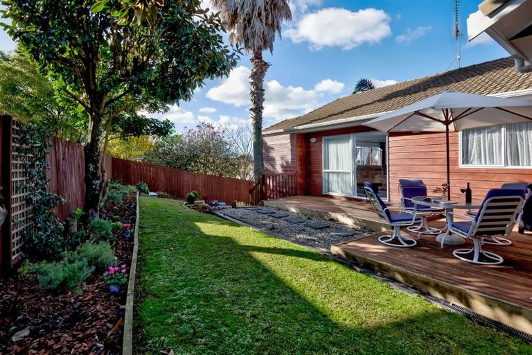 Photo of property in 1/74 Gosford Drive, Botany Downs, Auckland, 2010