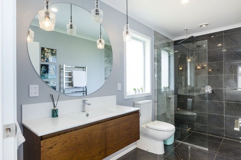 Photo of property in 25 Hartwell Drive, Kelvin Grove, Palmerston North, 4470