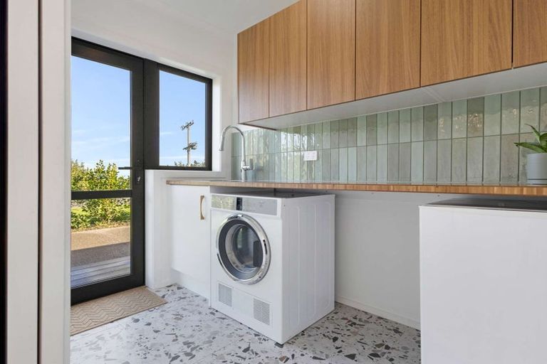 Photo of property in 131 Te Mata Peak Road, Havelock North, 4130