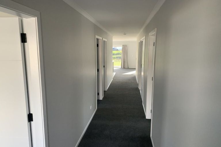 Photo of property in 34 Koru Loop, Paraparaumu, 5032