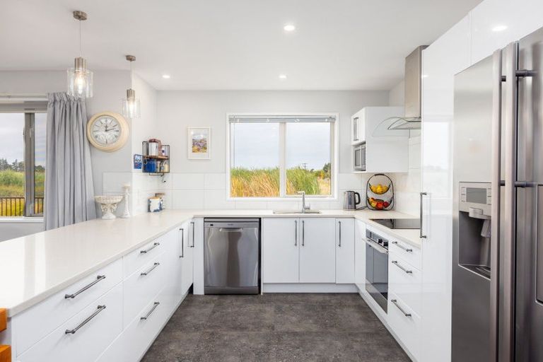 Photo of property in 122 Northbrook Road, Rangiora, 7400