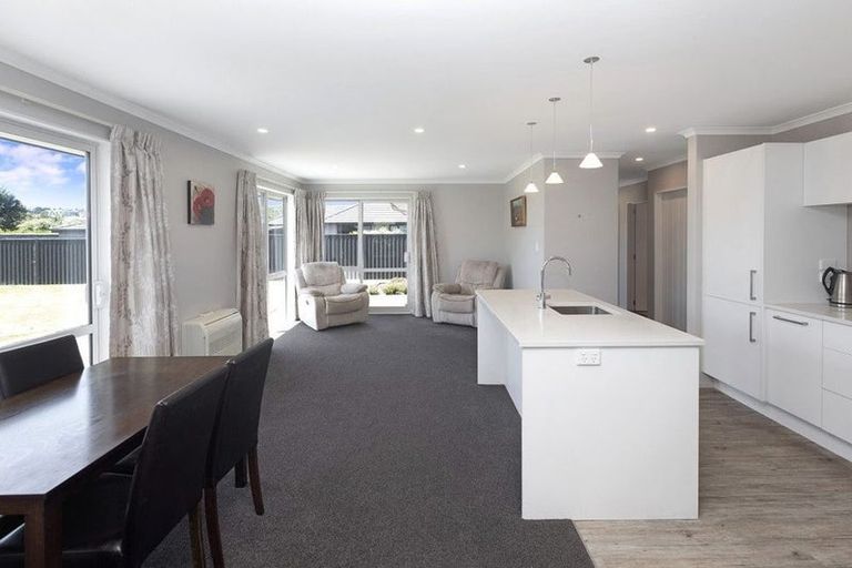 Photo of property in 215 Mairehau Road, Burwood, Christchurch, 8083
