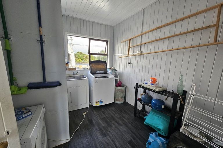 Photo of property in 4 Main Road, Clinton, 9534