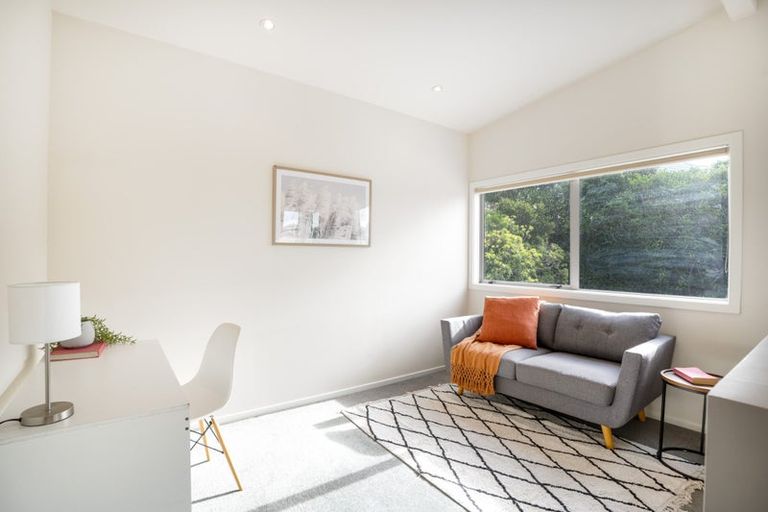 Photo of property in 42 Waverton Terrace, Churton Park, Wellington, 6037