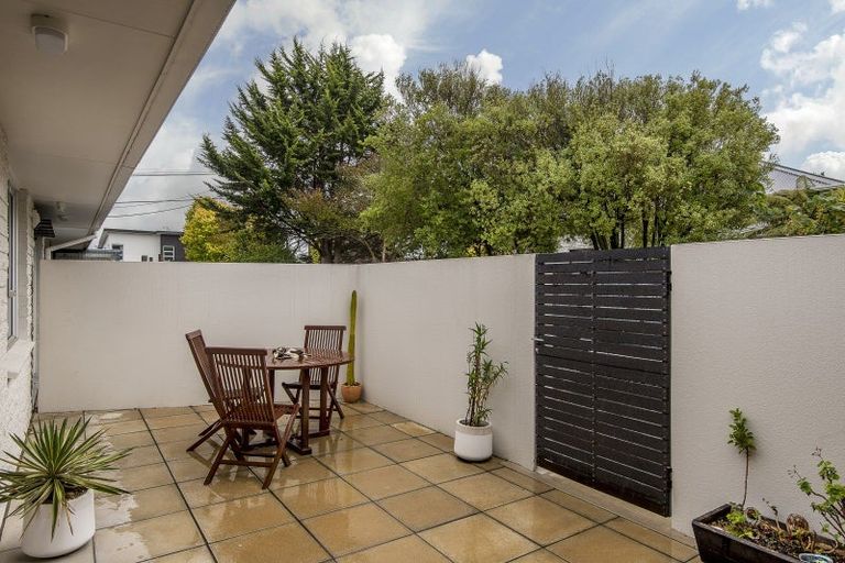 Photo of property in 2/24 Champion Street, Edgeware, Christchurch, 8013