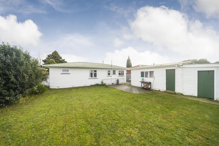 Photo of property in 16 Ronberg Street, Highbury, Palmerston North, 4412