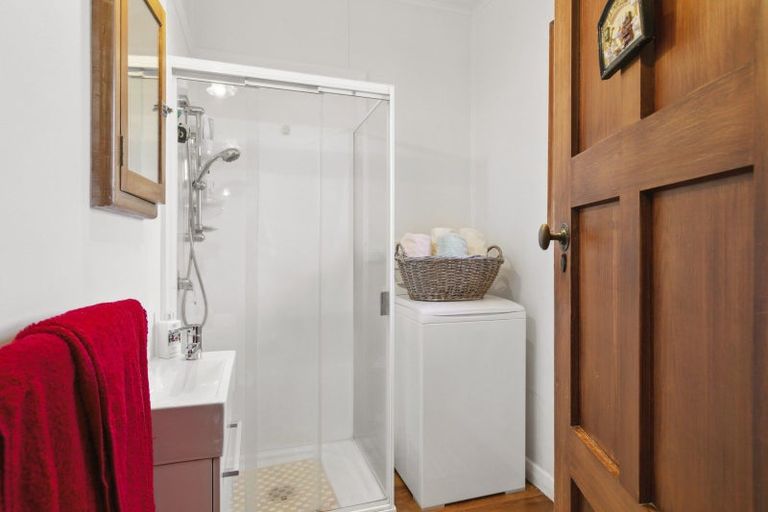 Photo of property in 17 Raumati Terrace, Khandallah, Wellington, 6035