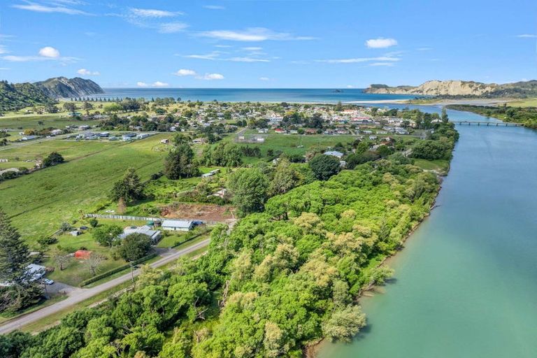 Photo of property in 14 Uawa Parade, Tolaga Bay, 4077