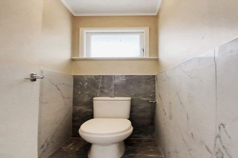 Photo of property in 1/11 Talavera Place, Te Atatu South, Auckland, 0602