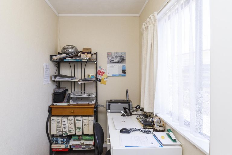 Photo of property in 10 Botanical Road, Takaro, Palmerston North, 4412