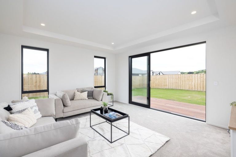 Photo of property in 10 Greenwood Place, Amberley, 7410