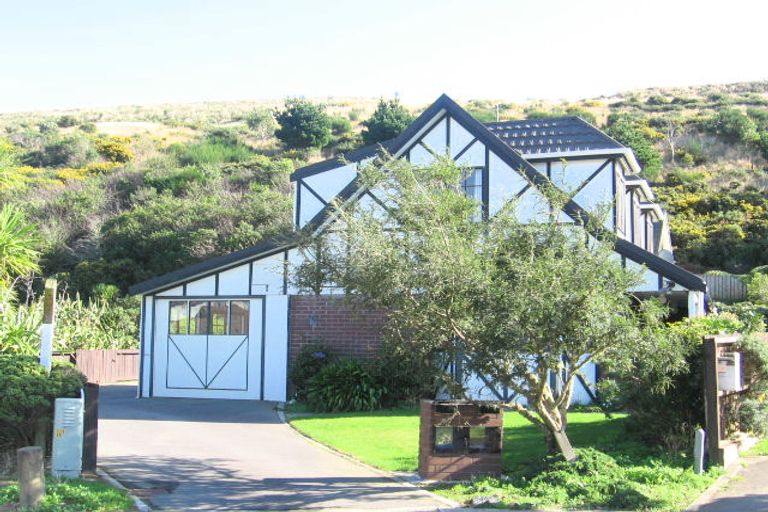 Photo of property in 10 Flinders Place, Johnsonville, Wellington, 6037