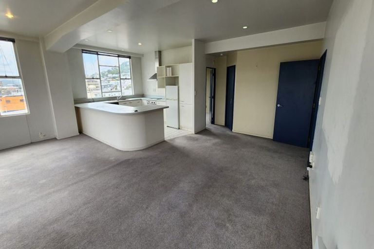 Photo of property in Grandstand Apartments, 11/80u Kent Terrace, Mount Victoria, Wellington, 6011