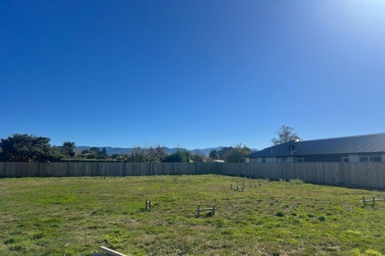 Photo of property in 6 Van Baarle Close, Carterton, 5713