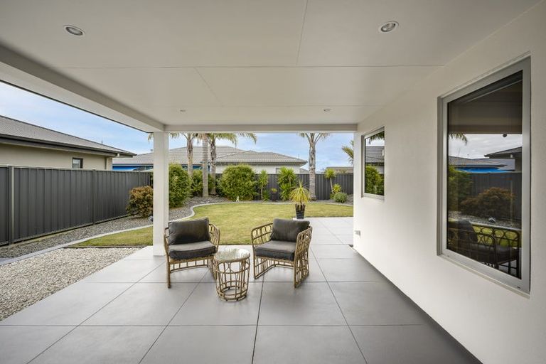Photo of property in 72 Orotu Drive, Poraiti, Napier, 4112