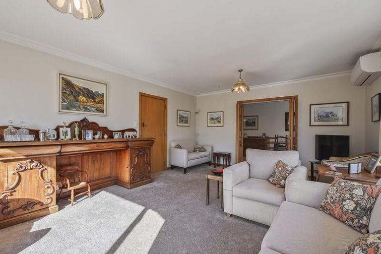 Photo of property in 3 Rachel Place, Avonhead, Christchurch, 8042