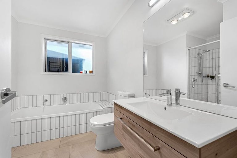 Photo of property in 11 Peet Row, Pokeno, 2471