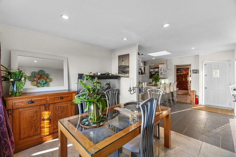 Photo of property in 14a Hinekohu Street, New Lynn, Auckland, 0600