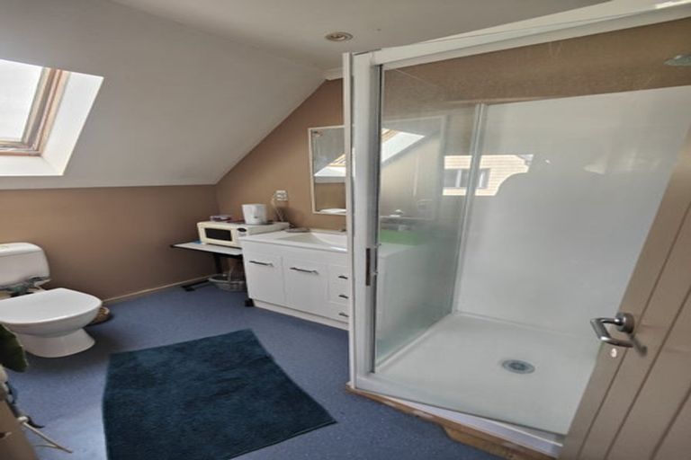 Photo of property in 162 Queens Drive, Lyall Bay, Wellington, 6022