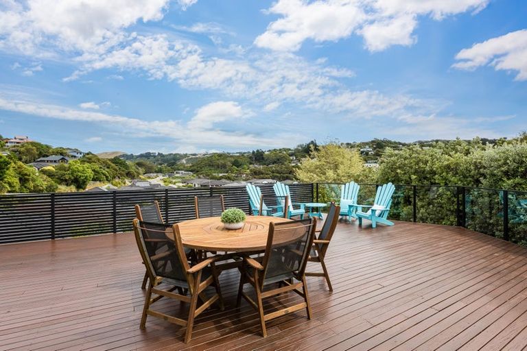 Photo of property in 9a Observatory Close, Whitby, Porirua, 5024