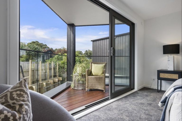 Photo of property in 61a Churchill Road, Murrays Bay, Auckland, 0630