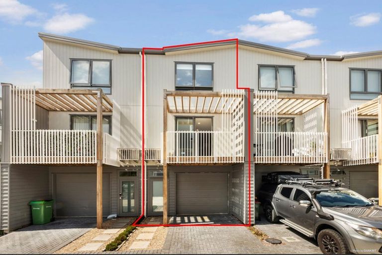 Photo of property in 5/2 Moor Avenue, Te Atatu Peninsula, Auckland, 0610