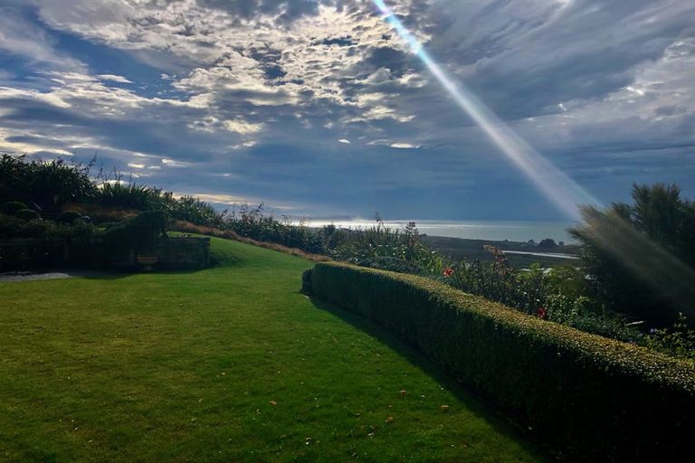 Photo of property in 757 Main Road North, Bay View, Napier, 4182