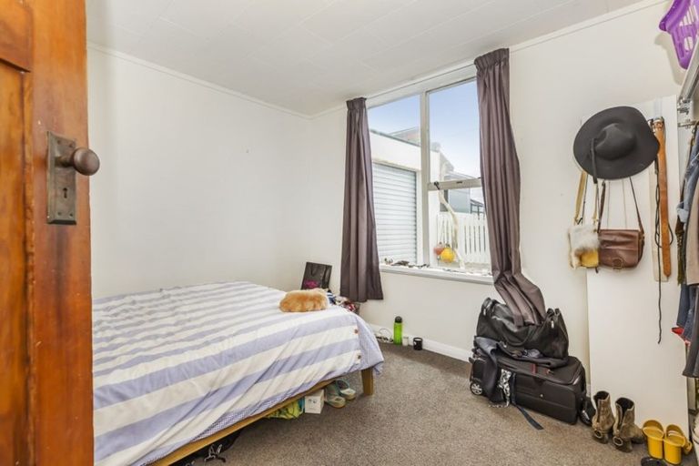 Photo of property in 128 Lyall Parade, Lyall Bay, Wellington, 6022