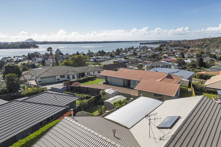 Photo of property in 6 Downing Place, Welcome Bay, Tauranga, 3112