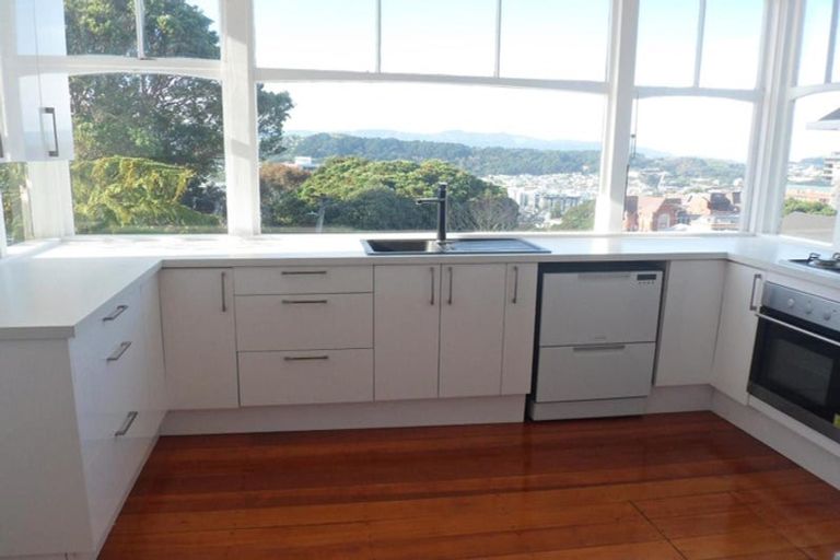 Photo of property in 5 Upland Road, Kelburn, Wellington, 6012