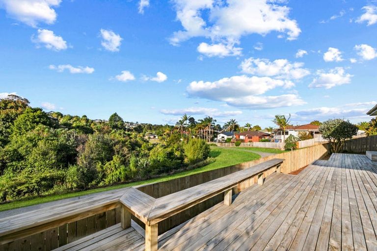 Photo of property in 1/7 Marbeth Court, Botany Downs, Auckland, 2010