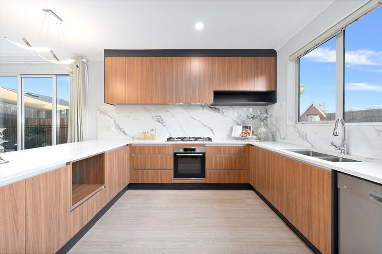 Photo of property in 38a Pokapu Street, Titirangi, Auckland, 0600