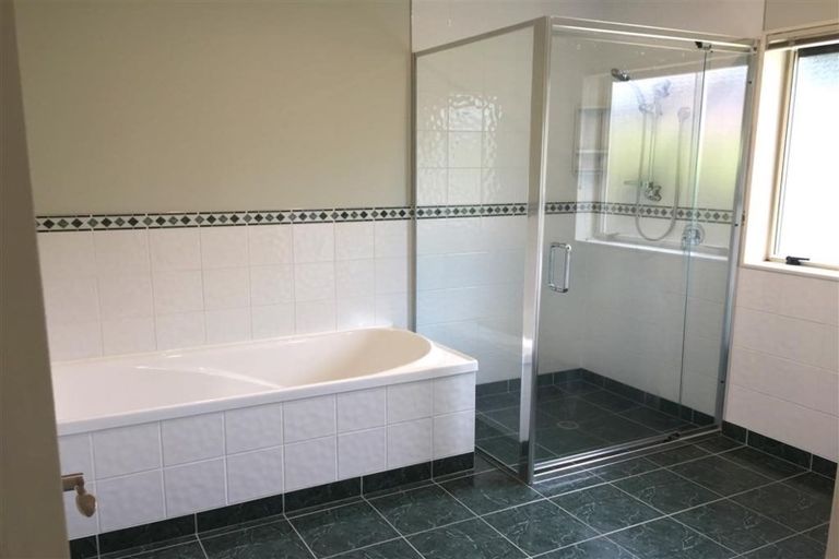 Photo of property in 34 Monarch Place, Paraparaumu Beach, Paraparaumu, 5032
