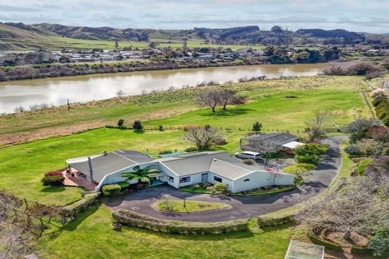 Photo of property in 39 Riverbank Road, Okoia, Whanganui, 4573