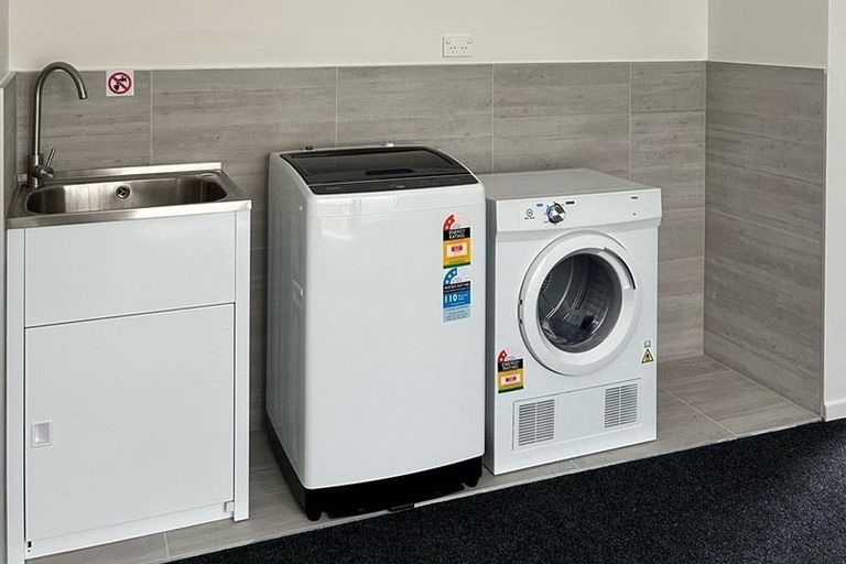 Photo of property in 12/116 Colwill Road, Massey, Auckland, 0614