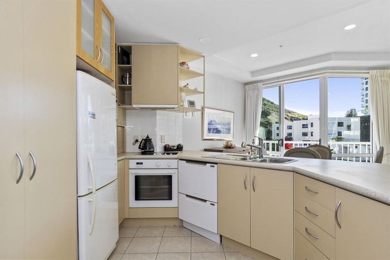 Photo of property in 8/12 Maunganui Road, Mount Maunganui, 3116