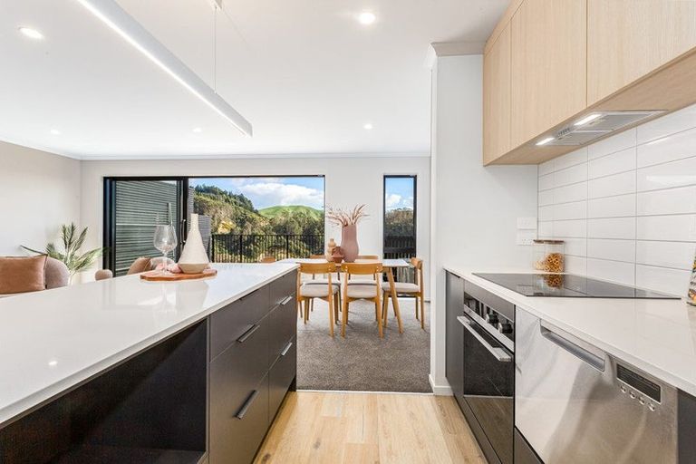 Photo of property in 32 Oakum Road, Whitby, Porirua, 5024