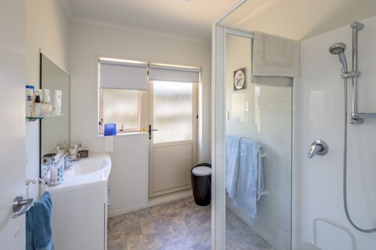 Photo of property in Rangeview Villas, 2/9 Fuller Close, Levin, 5510