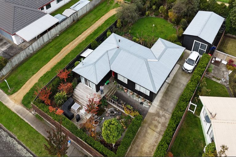 Photo of property in 41 Rosedale Crescent, Cloverlea, Palmerston North, 4412
