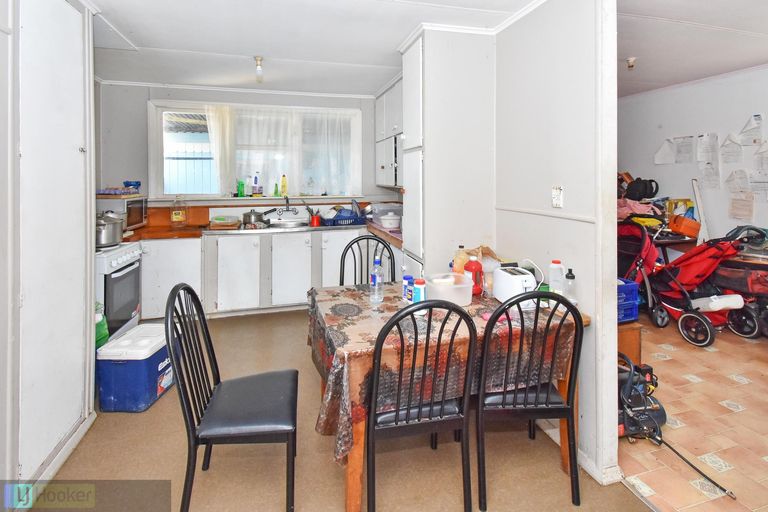 Photo of property in 9 Forbury Place, Mangere, Auckland, 2022