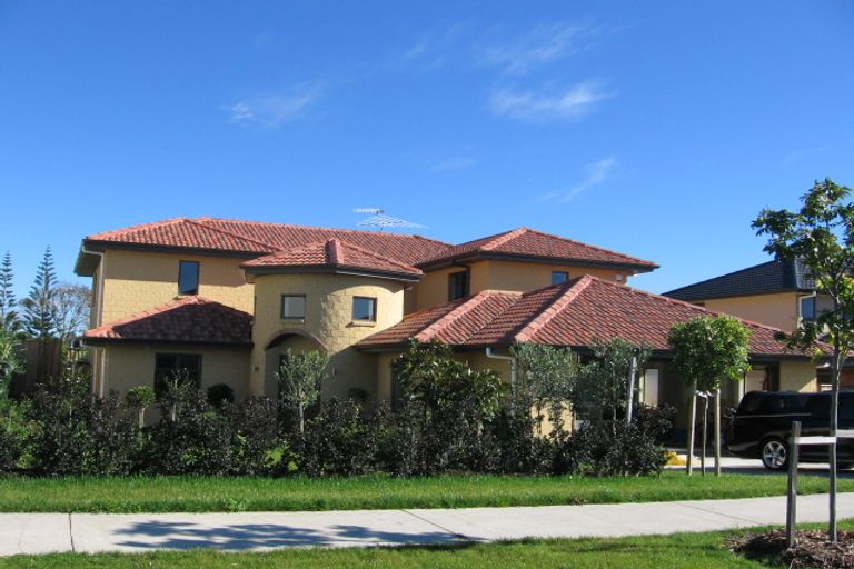 Photo of property in 22 Newbury Place, Schnapper Rock, Auckland, 0632