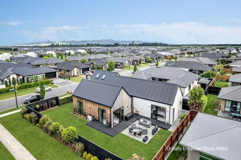 Photo of property in 22 Longcot Drive, Rolleston, 7615