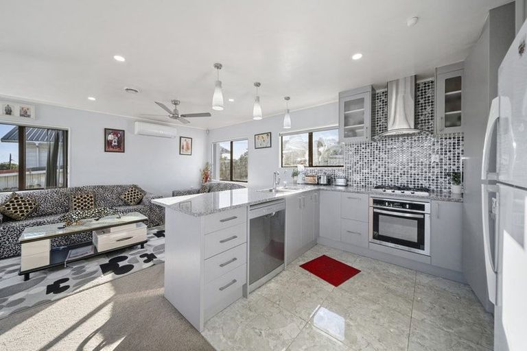 Photo of property in 2/86 Alfriston Road, Manurewa East, Auckland, 2102