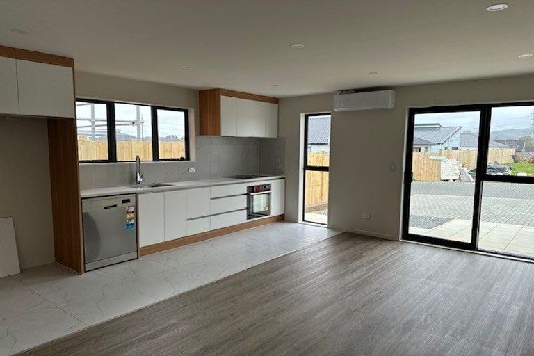 Photo of property in 20 Rorotu Avenue, Karaka, 2113